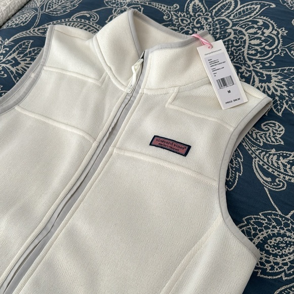 BRAND NEW WITH TAGS VINEYARD VINES VEST - MEDIUM - Picture 3 of 10